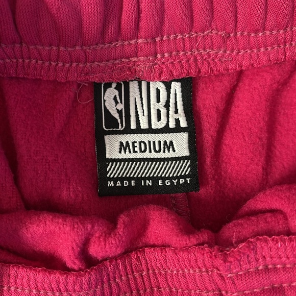 NBA - Picture 4 of 7